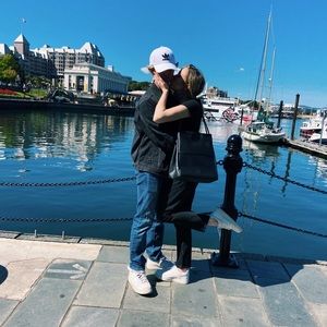 Meet your Posher, Kayla